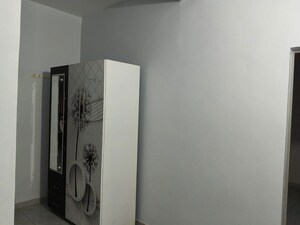 Room in 2.5 BHK Builder Floor at Chandkheda – for Rent