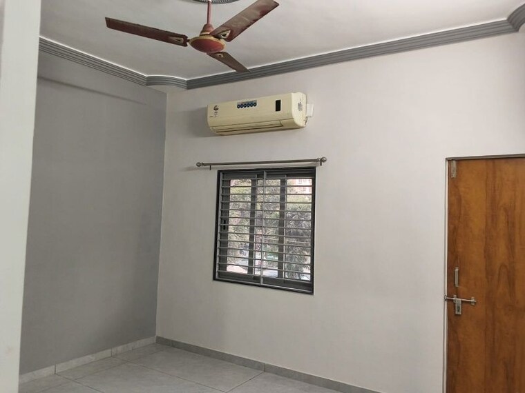 Room, chandkheda 2.5 Bedroom 1350 Sq.Ft. Builder Floor In Chandkheda Ahmedabad 10152571