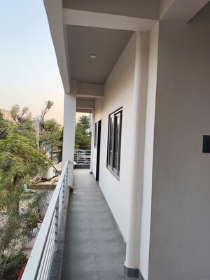 Building Lobby in 2.5 BHK Builder Floor at Chandkheda – for Rent