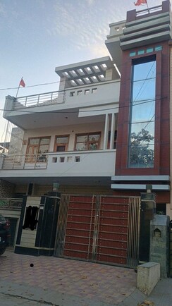 3 BHK + Pooja Room Independent House For Sale in Sector 9