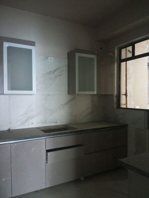 Room in 3.5 BHK Apartment at M3M Heights, Sector 65 – for Sale