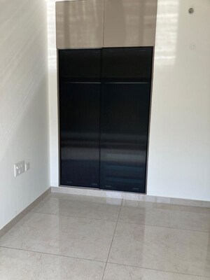 Room in 3 BHK Apartment at Nirala Trio, Tech Zone 4 Greater Noida – for Sale