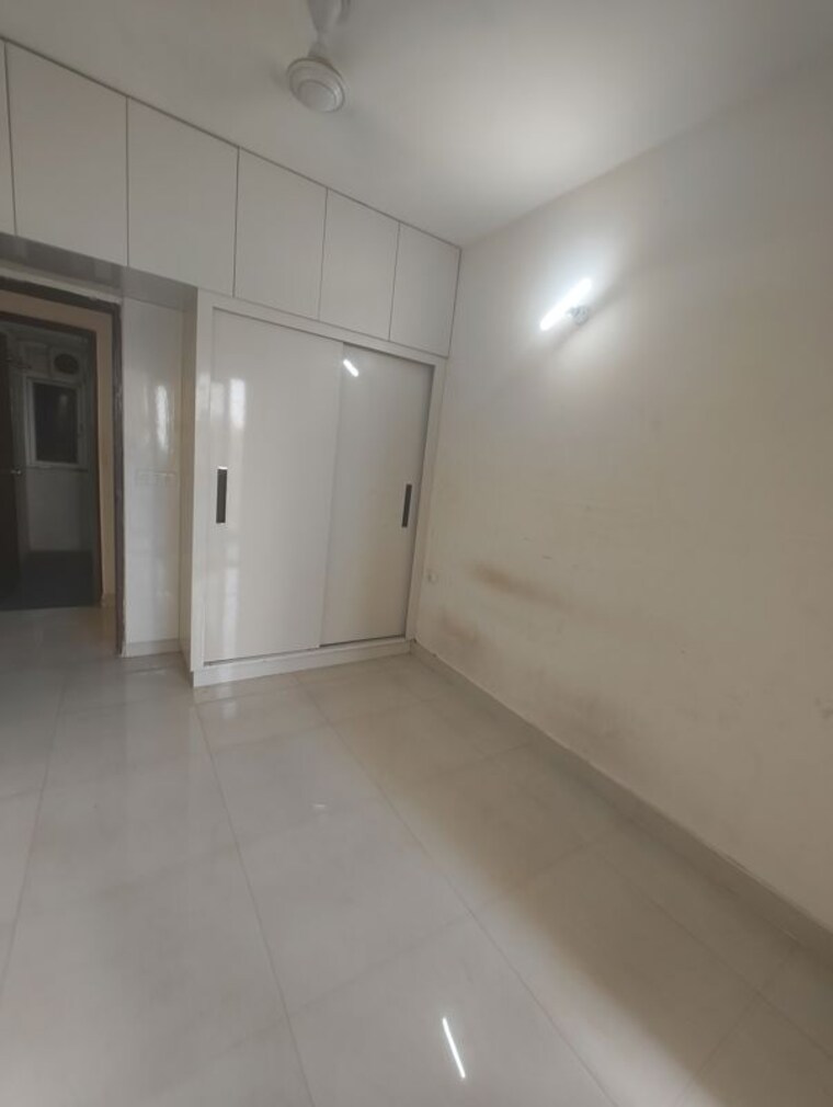 Room, signature-global-the-roselia 2 Bedroom 600 Sq.Ft. Apartment In Sector 95a Gurgaon 10152767