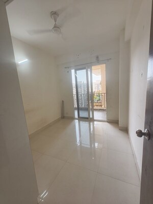 Room in 2 BHK Apartment at Signature Global The Roselia, Sector 95a – for Sale
