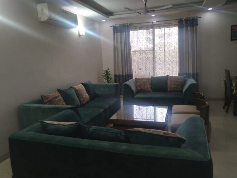 Living Room, bestech-park-view-spa-next 3.5 Bedroom 2410 Sq.Ft. Apartment In Sector 67 Gurgaon 10152707