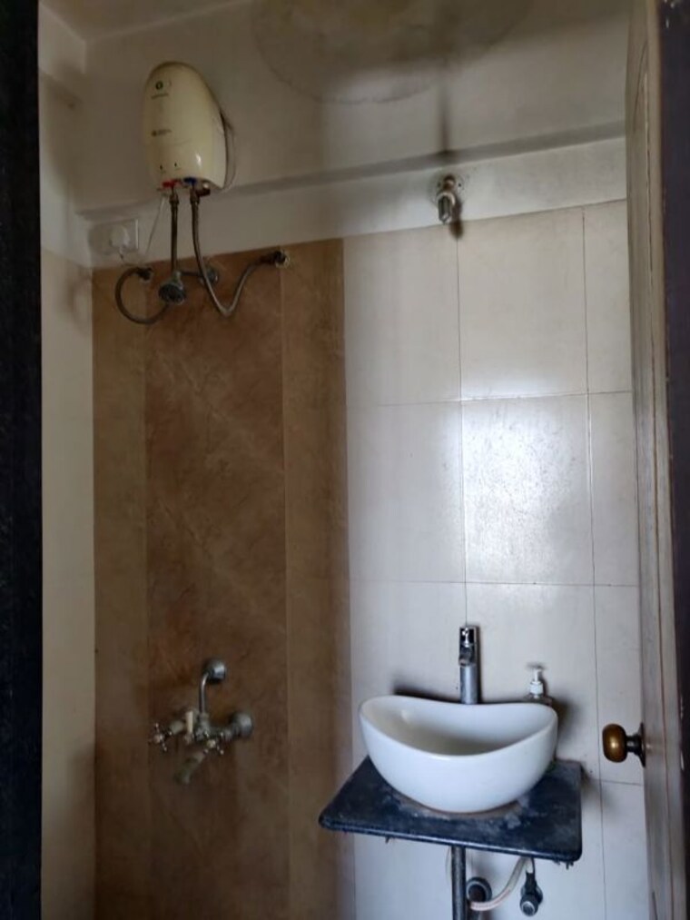 Bathroom, prakriti-apartments 3 Bedroom 1500 Sq.Ft. Apartment In Baner Pune 10152497