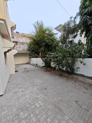Parking in 3 BHK Villa at Chandkheda – for Rent