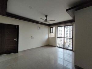Room in 3 BHK Apartment at Unitech Uniworld Gardens 2, Sector 47 – for Rent