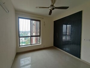 Room in 3 BHK Apartment at Unitech Uniworld Gardens 2, Sector 47 – for Rent