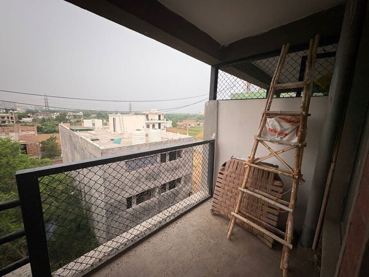 Balcony, signature-the-serenas 2 Bedroom 614 Sq.Ft. Apartment In Sohna Sector 36 Gurgaon 10152989