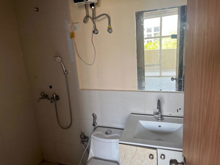Bathroom, signature-global-prime 2 Bedroom 800 Sq.Ft. Apartment In Sector 63a Gurgaon 10153000