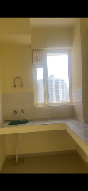 Room in 3 BHK Apartment at Pyramid Altia, Sector 70 – for Rent