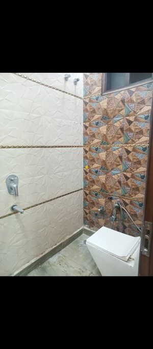 Bathroom in 1.5 BHK Builder Floor at Shastri Nagar – for Rent