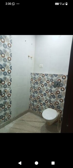 Bathroom in 1.5 BHK Builder Floor at Shastri Nagar – for Rent