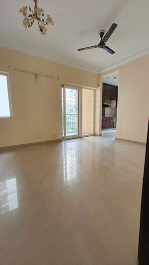 Room in 3 BHK Apartment at Paramount Floraville, Sector 137 – for Sale