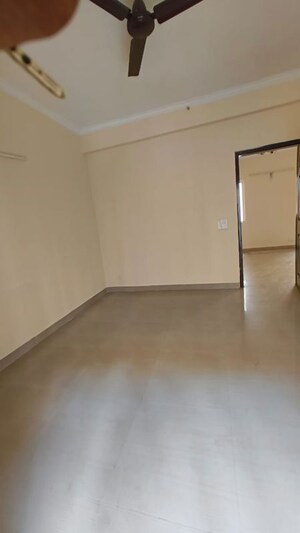 Room in 3 BHK Apartment at Paramount Floraville, Sector 137 – for Sale