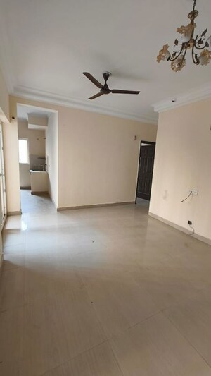 Room in 3 BHK Apartment at Paramount Floraville, Sector 137 – for Sale
