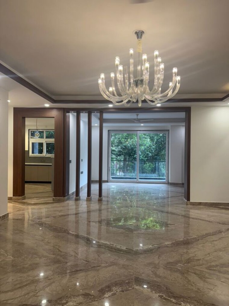 Room, sector 23 4 Bedroom 339 Sq.Yd. Independent House In Sector 23 Gurgaon 10153019