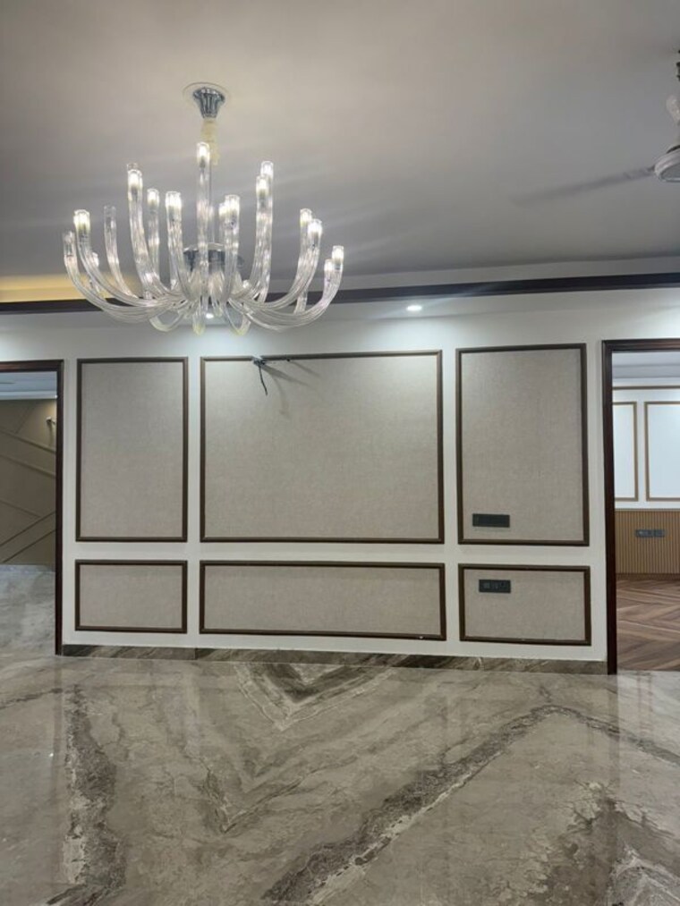 Room, sector 23 4 Bedroom 339 Sq.Yd. Independent House In Sector 23 Gurgaon 10153019