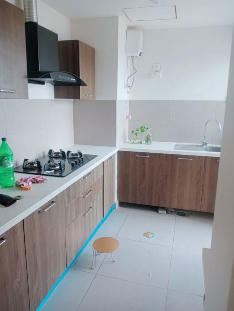 Kitchen, smart-world-orchard 3 Bedroom 1630 Sq.Ft. Apartment In Sector 61 Gurgaon 10153082