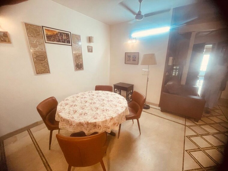 Living Room, south extension ii 3 Bedroom 1800 Sq.Ft. Builder Floor In South Extension ii Delhi 10153085