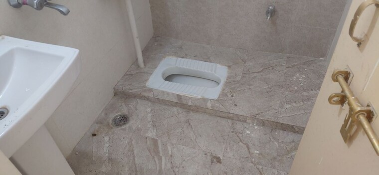 Bathroom, avadh vihar yojna 2 Bedroom 1050 Sq.Ft. Apartment In Avadh Vihar Yojna Lucknow 10153221