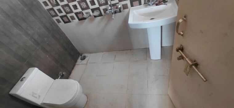 Bathroom, avadh vihar yojna 2 Bedroom 1050 Sq.Ft. Apartment In Avadh Vihar Yojna Lucknow 10153221