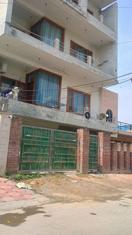 3 BHK + Pooja Room Independent House For Sale in Sector 9