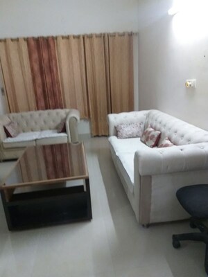 Living Room in 1.5 BHK Apartment at Ip Extension – for Rent