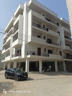 2 BHK Builder Floor For Sale in Sector 69