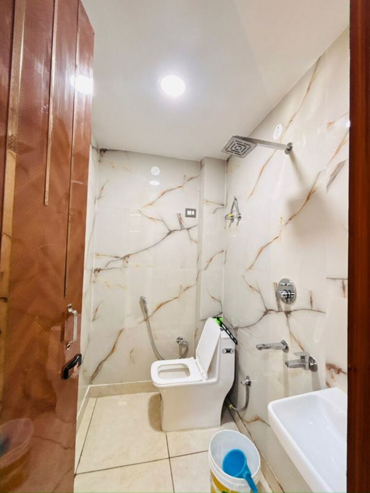 Bathroom, dwarka mor 3 Bedroom 980 Sq.Ft. Builder Floor In Dwarka Mor Delhi 10153239