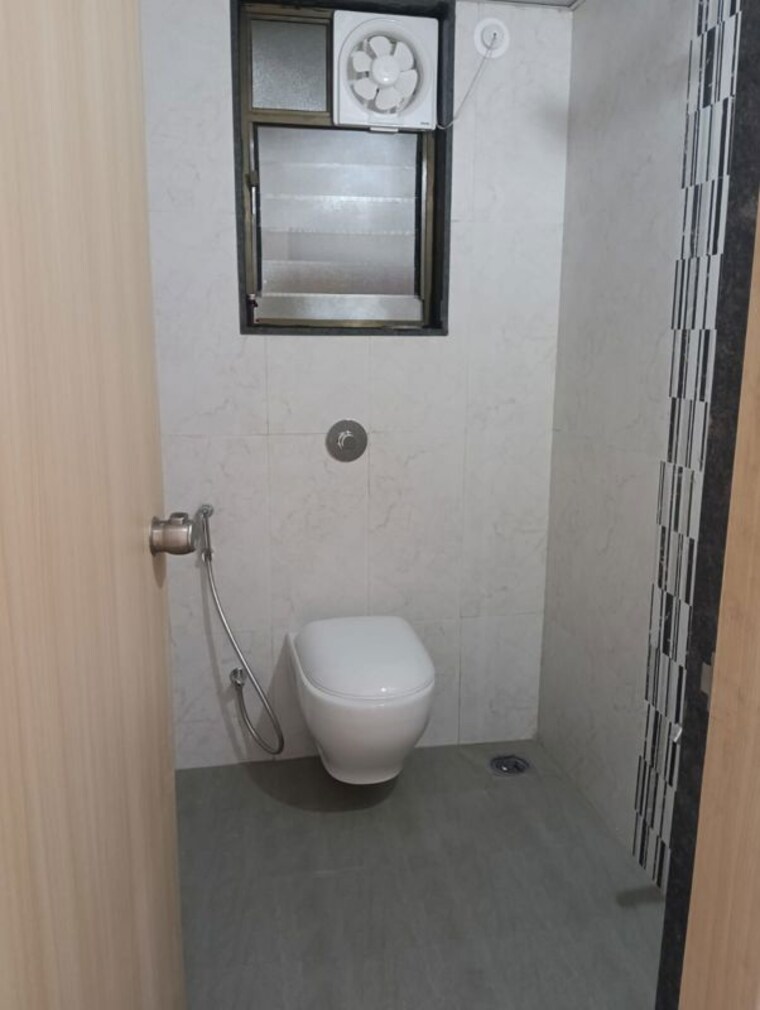 Bathroom, sonigara-estilo 2.5 Bedroom 850 Sq.Ft. Apartment In Tathawade Pune 10153269