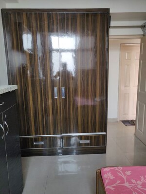 Furnished Amenities in 2.5 BHK Apartment at Supertech Cape Town, Sector 74 – for Rent