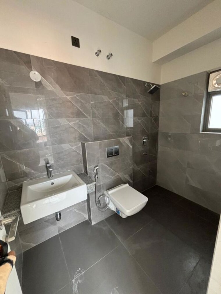 Bathroom, merlin-pristine 3 Bedroom 1310 Sq.Ft. Apartment In New Alipore Kolkata 10153335