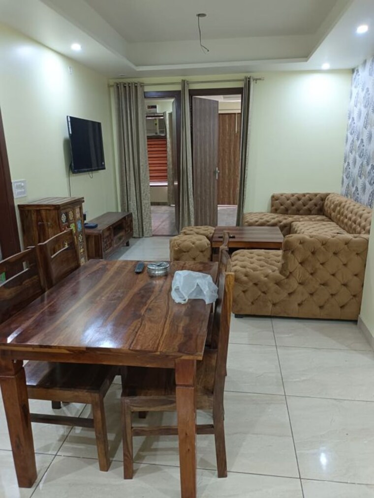 Living Room, sector 69 2 Bedroom 120 Sq.Yd. Builder Floor In Sector 69 Gurgaon 10153190