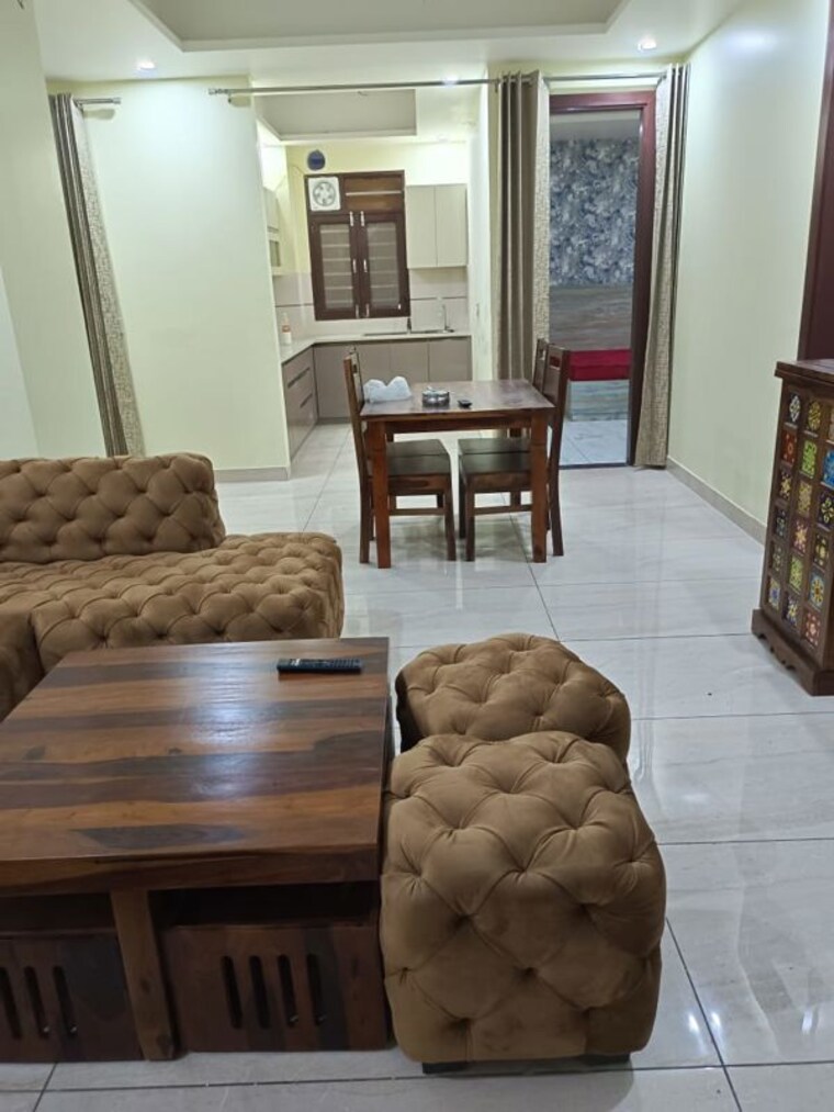 Living Room, sector 69 2 Bedroom 130 Sq.Yd. Builder Floor In Sector 69 Gurgaon 10153200