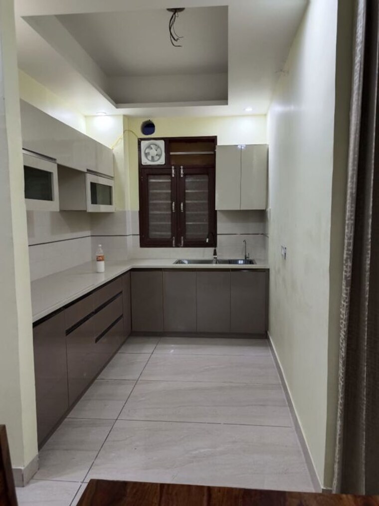 Kitchen, sector 69 2 Bedroom 131 Sq.Yd. Builder Floor In Sector 69 Gurgaon 10153202