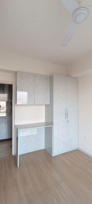 Room in 3.5 BHK Apartment at Mapsko Royale Ville, Sector 82 – for Rent