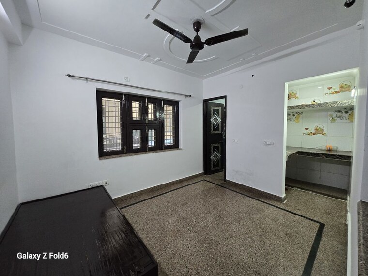 Room, palm-residency-chhatarpur 1 RK 350 Sq.Ft. Builder Floor In Chattarpur Delhi 10153660