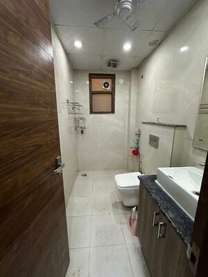 Bathroom in 6+ BHK Independent House at Dlf Phase I – for Sale