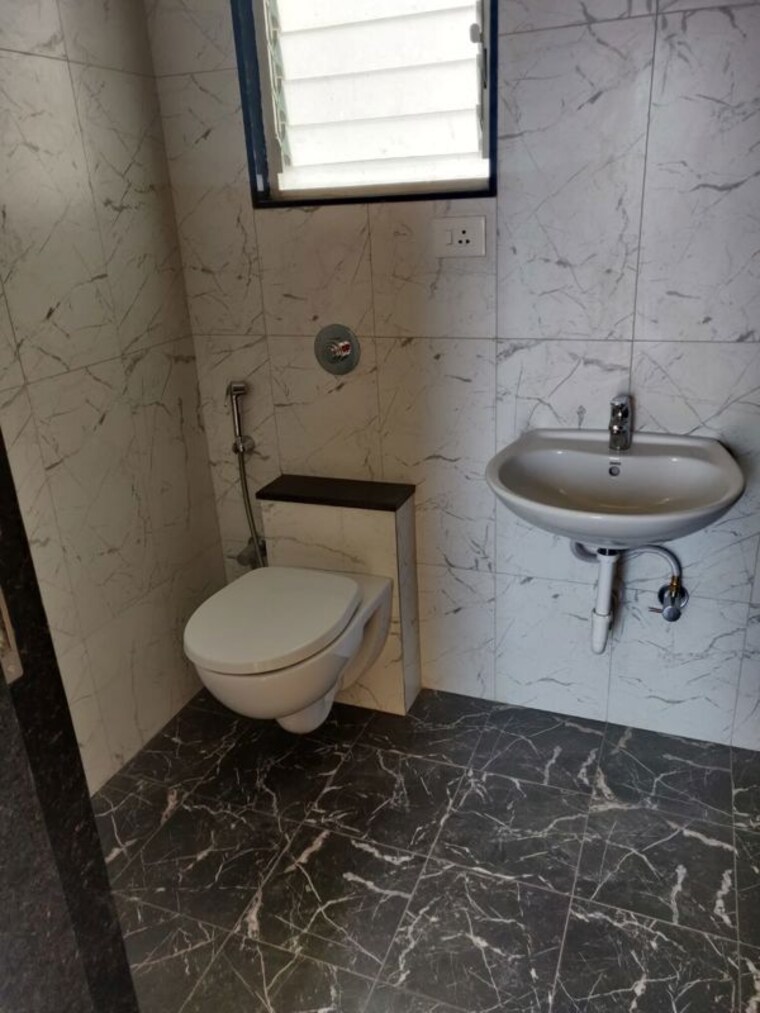 Bathroom, vilas-javdekar-prime-panache-a 3 Bedroom 1500 Sq.Ft. Apartment In Baner Pune 10153659