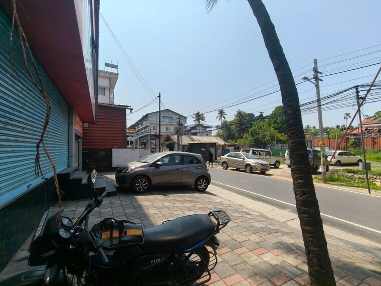  Parking, ernakulam Commercial Office Space 6000 Sq.Ft. In Ernakulam Kochi 10153668