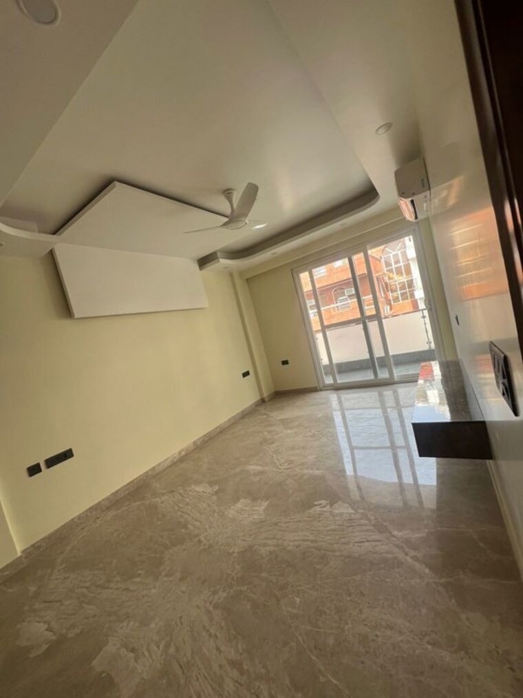 Room, sector 31 3 Bedroom 3000 Sq.Ft. Builder Floor In Sector 31 Gurgaon 10153872