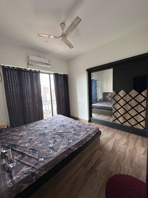 Bedroom in 3.5 BHK Apartment at Harmony Signature Towers, Owale – for Sale