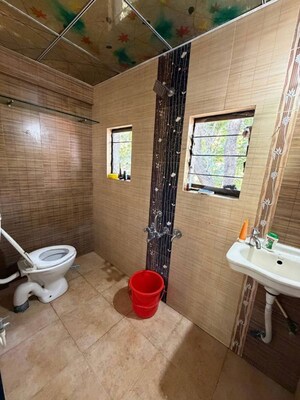 Team Area in 2 BHK Apartment at Mane Apartment, Senapati Bapat Road – for Rent