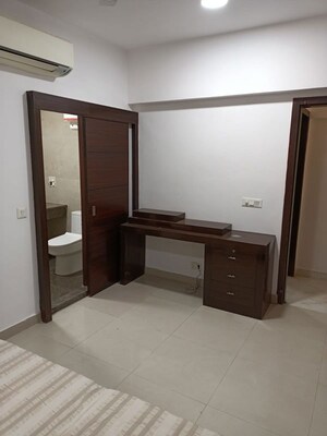 Room in 3 BHK Builder Floor at Greater Kailash ii – for Rent