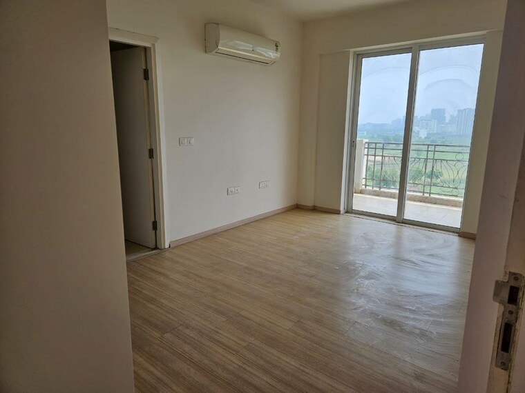 Room, dlf-regal-gardens 3 Bedroom 1744 Sq.Ft. Apartment In Sector 90 Gurgaon 10153932