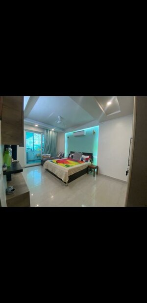 Bathroom in 3 BHK Apartment at Pareena The Elite Residences, Sector 99 – for Rent