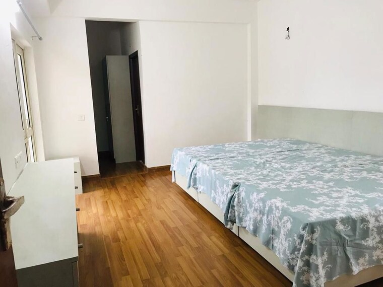 Room, sector 168 Pg For Girls In Sector 168 9972174