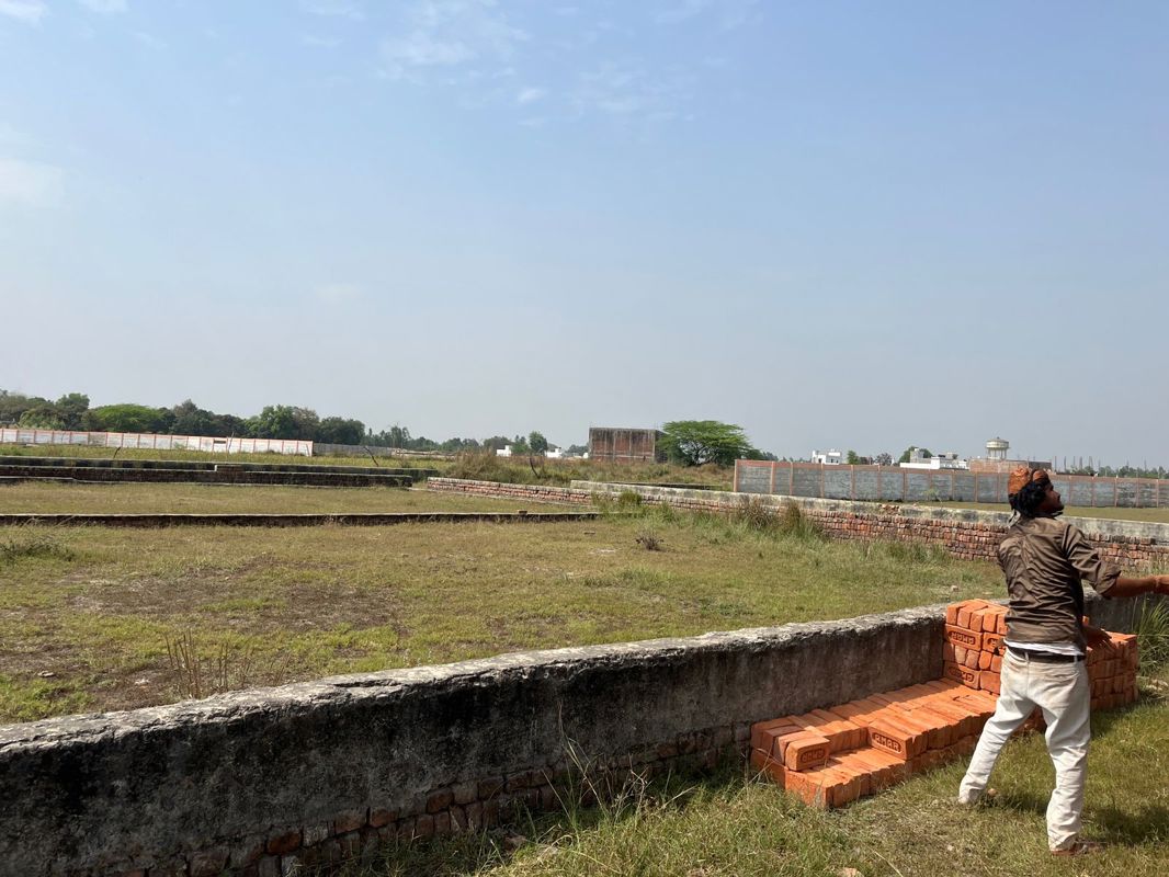Plot For Sale in Raebareli Road